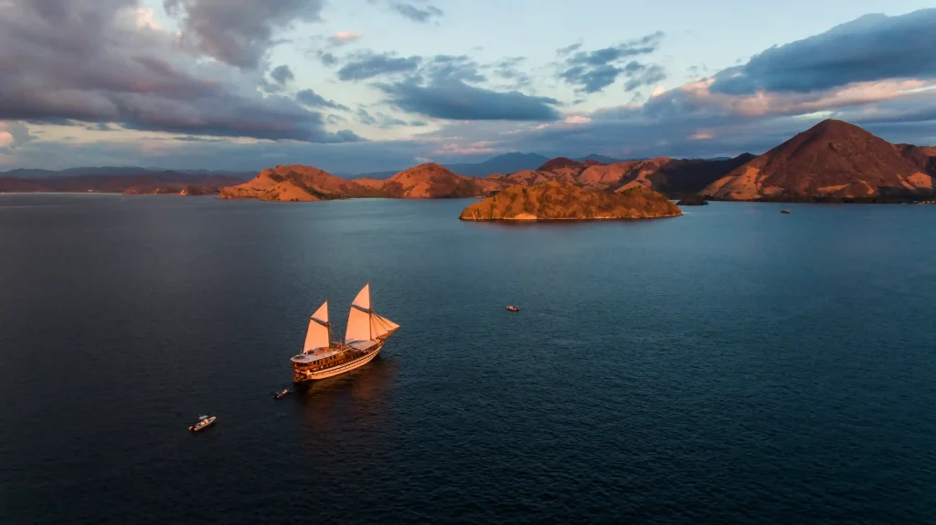 Prana | Luxury Raja Ampat | Luxury Phinisi