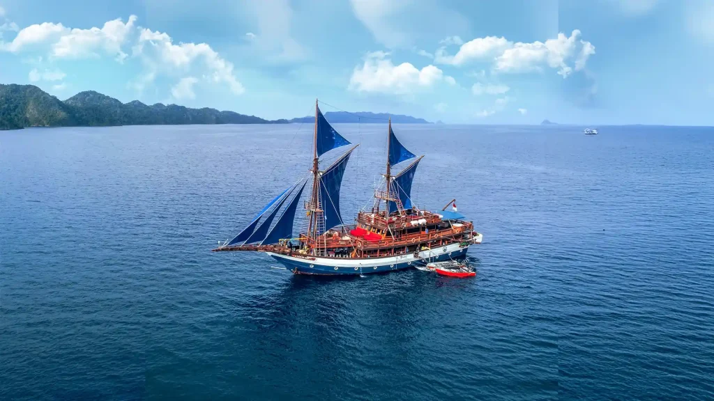 Sea Safari | Luxury Raja Ampat | Luxury Phinisi