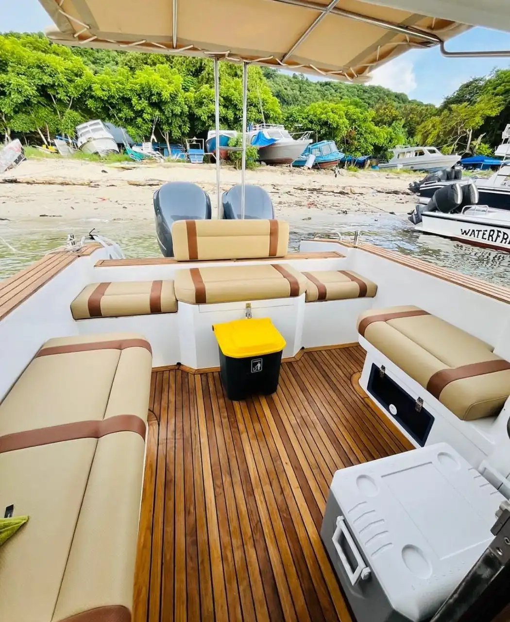 Lembayung 02 Cruise Speedboat Engine | Speedboat Charter in Komodo | Komodo Luxury
