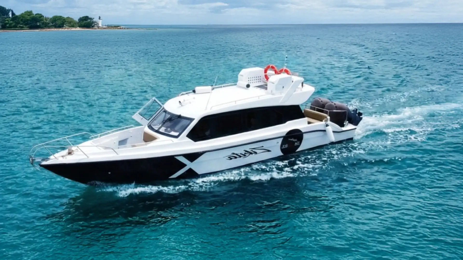 Zikita Speedboat | Komodo Luxury