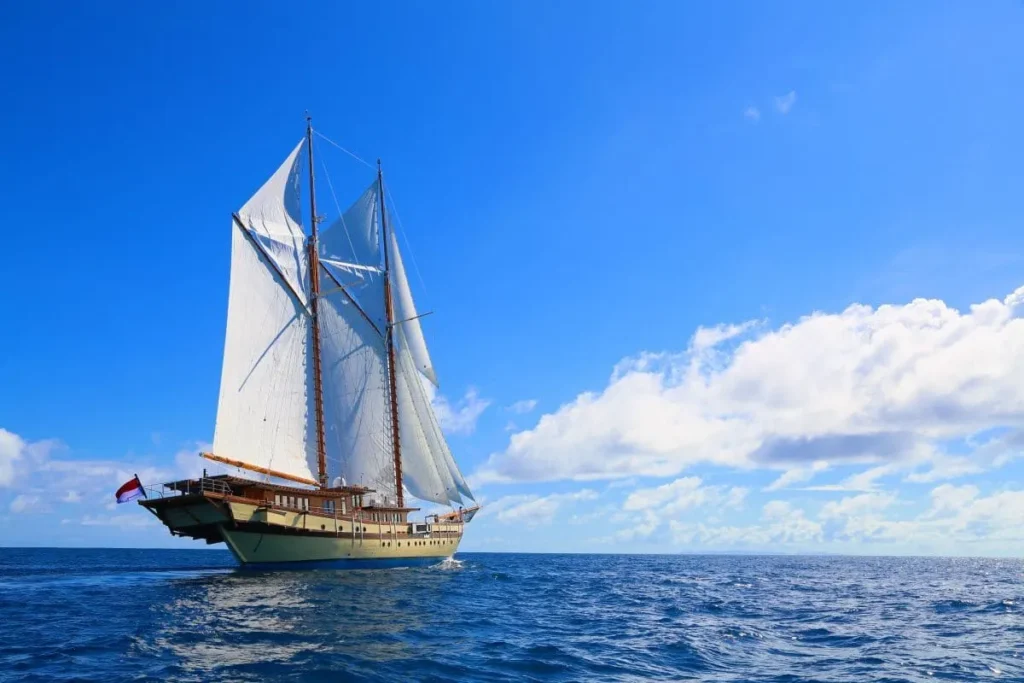 What Makes a Phinisi ‘Luxury Grade’: The 12-Point Standard Brokers Use
