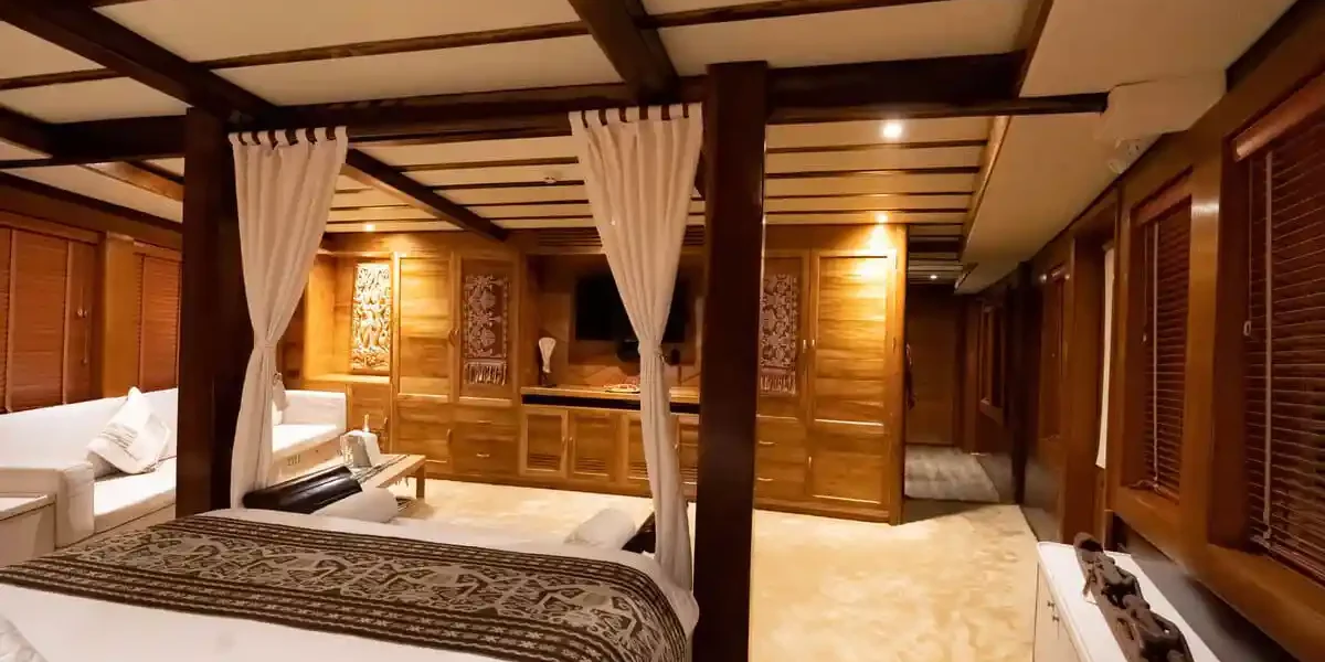 Master Cabin Benchmarks Across 40-Metre-Plus Luxury Phinisi